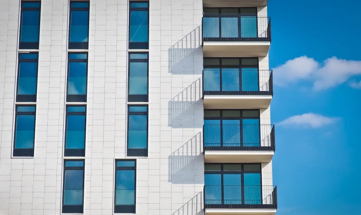 Houses vs. Apartments: Which is the Best Investment for You?