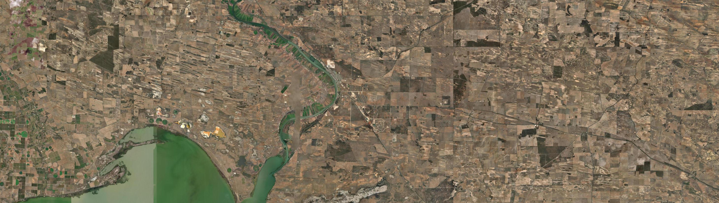 Aerial view of Tailem Bend, SA